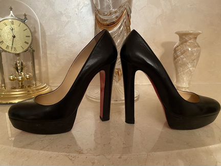 Чёрные туфли Louboutin