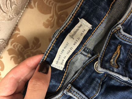 Джинсы Stradivarius