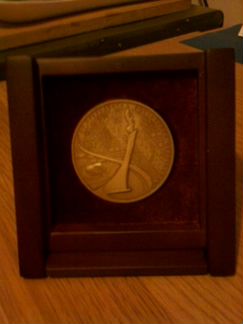 Отдам памятную Олимпийскую медаль от Президента РФ