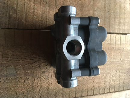 Клапан четырехконтурный Вольво Knorr