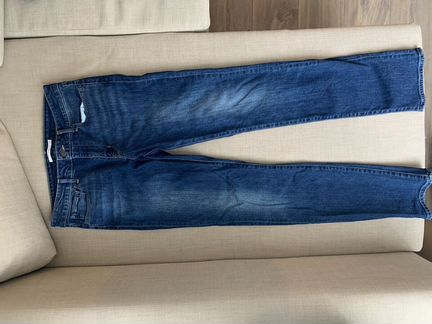 Джинсы Levis