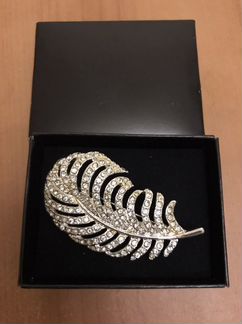 Брошь кристалы новая