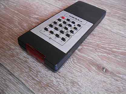 Пульт советского телевизора. Старый пульт. Телевизор горизонт ц 261 д. Пульт советского телевизора. Телевизор березка с пультом ду.