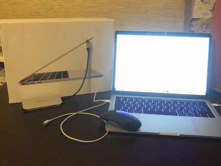 MacBook Pro (13-inch,2018, four Thunderbolt 3 Port