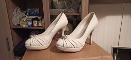 Продаю туфли