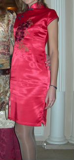 Платье красное атласное в японском стиле р-р 44-46