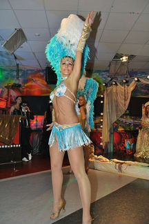 Антре, перья, костюмы шоу балет