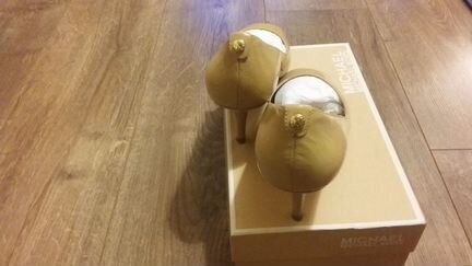 Босоножки Michael Kors 38