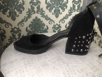 Босоножки женские