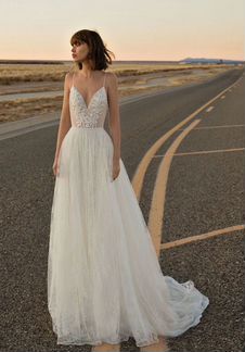 Свадебное платье в стиле бохо Flora Bridal Luna