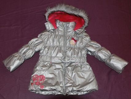 Нарядная демисезонная куртка фирмы 