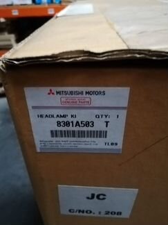Фара левая Mitsubishi L200 KB8T 8301A333 8301A503