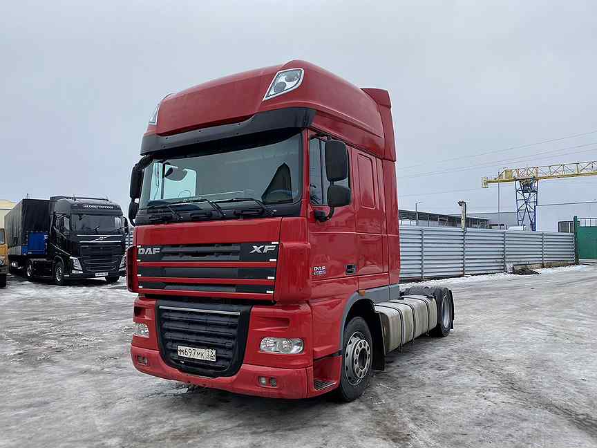 Купить даф на авито в россии. DAF XF 105 2012. DAF 105.460. Боковые обтекатели на DAF 105.460. Даф 105 2017.