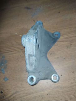 Кронштейн кпп VW Ауди 7L6399649B Q7 Туарег