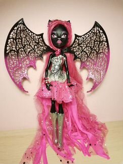 Кукла Monster High Кэтти Нуар Базовая