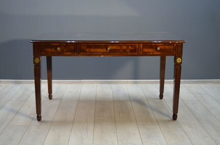 Письменный стол, Италия