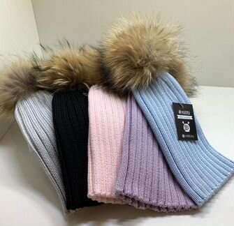 Теплая женская шапка с помпоном новая