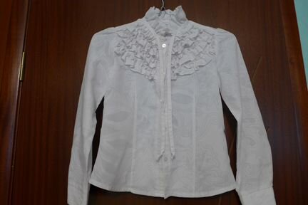 Белая блузка для девочки с рюшами