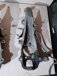 Кулак поворотный передний правый Infiniti Ex 50