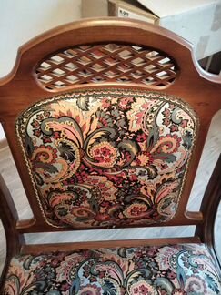 Кресло со столиком