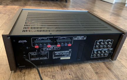 Интегрированный усилитель Marantz PM 700