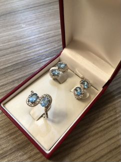 Серебряный комплект с топазами