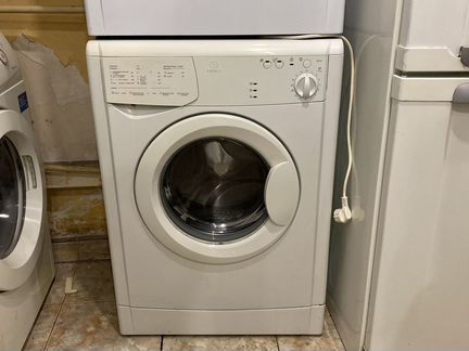 Indesit 85x60x35