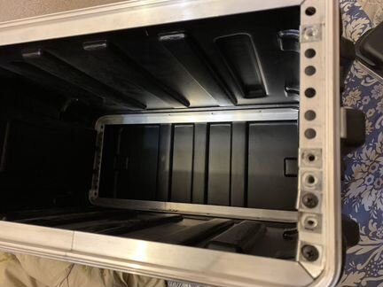 Рэковый кейс SKB с ручками