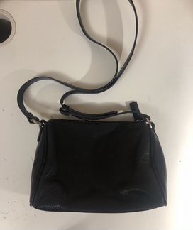 Сумка на ремешке через плечо