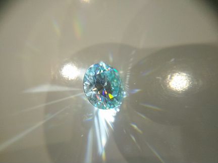 Искусственный бриллиант