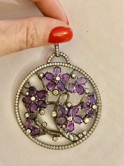 Кулон с цветами. Белое золото