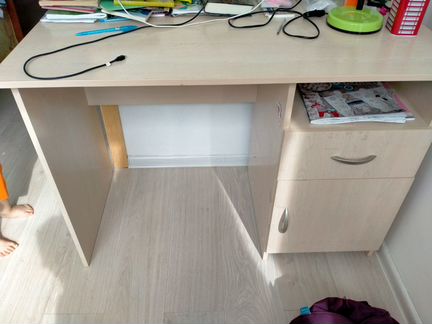 Письменный стол