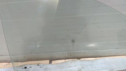 Стекло двери передней правой Киа Маджентис 1