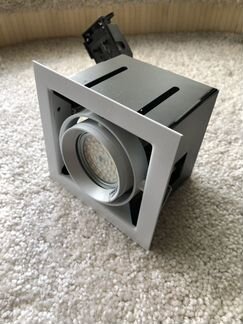 Светильник точечный потолочный