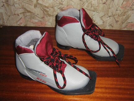 Лыжные ботинки с меховой подкладкой.21см