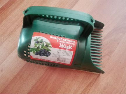 Комбайн (плодосъемник) для сбора ягод с заслонкой