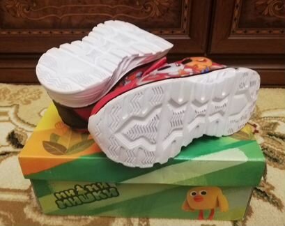 Новые кроссовки Kakadu со светодиодами