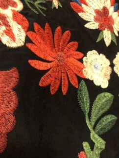 Платье с вышивкой Zara