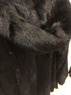 Черная норковая шуба с капюшоном