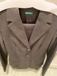 Деловой костюм benetton