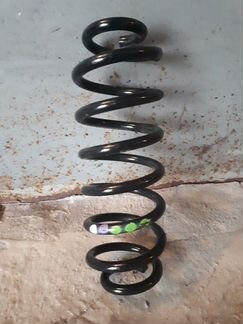 Пружина задняя