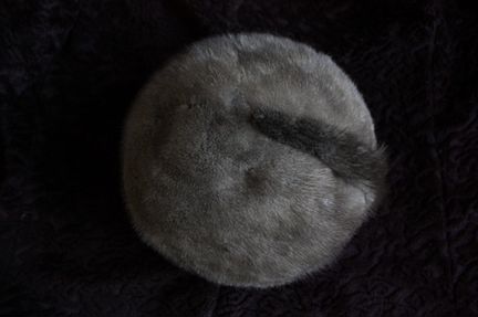 Шапка берет из норки, серо-голубая