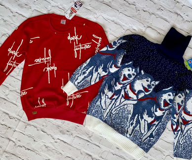 Два свитера