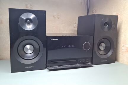 Музыкальный центр Samsung MM-C330