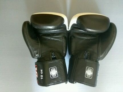 Боксерские перчатки