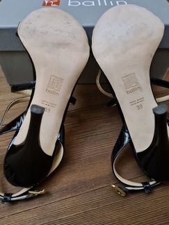 Черные лаковые босоножки Ballin