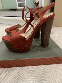 Женские туфли на каблуке